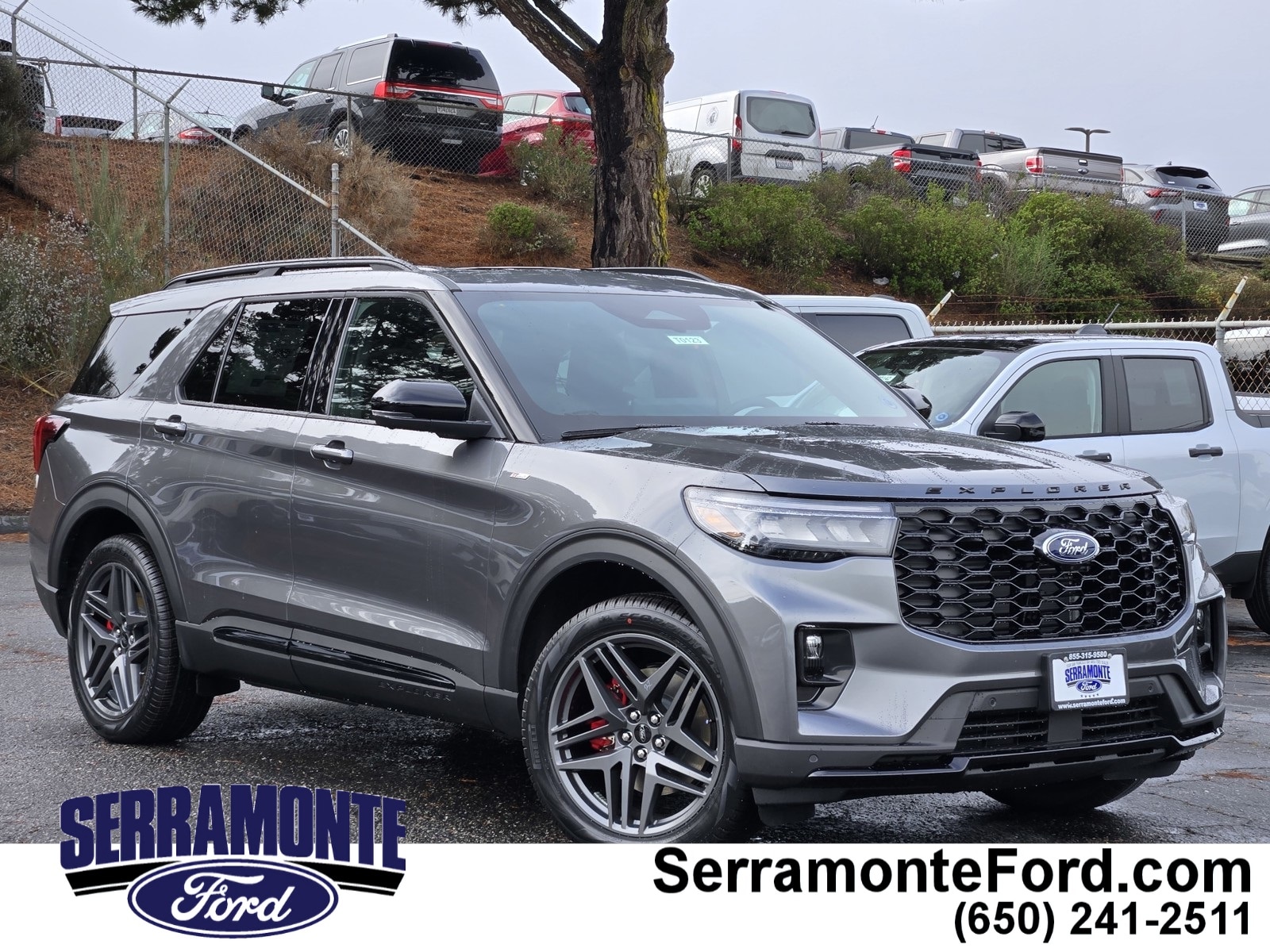 2026 Ford Explorer ST-LINE's photo