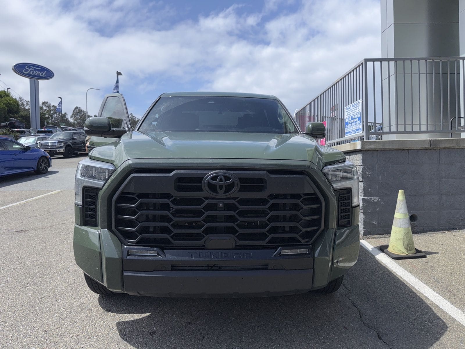 2023 Toyota Tundra Limited photo 2