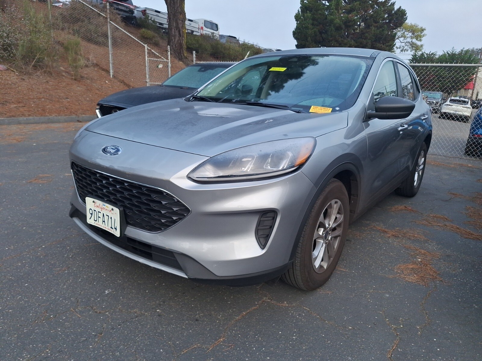 2022 Ford Escape SE photo 2