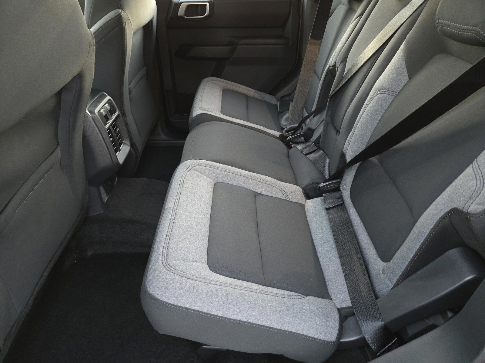 2025 Ford Bronco 4-Door Base - Photo 7