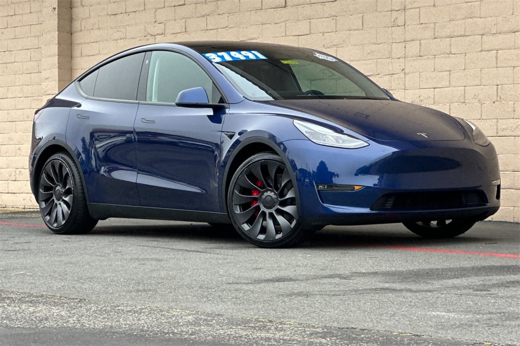 Used 2023 Tesla Model Y Performance with VIN 7SAYGDEFXPF583131 for sale in Northfield, Minnesota