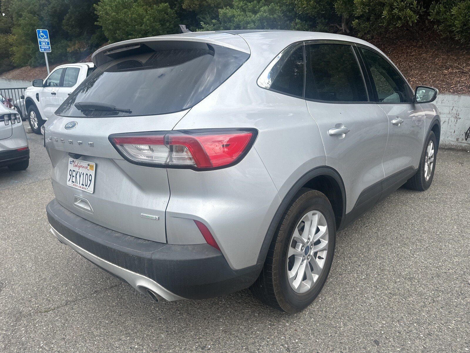 2020 Ford Escape SE photo 4