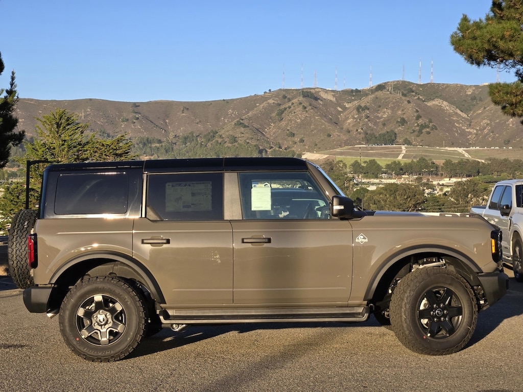New 2025 Ford Bronco Outer Banks SUV