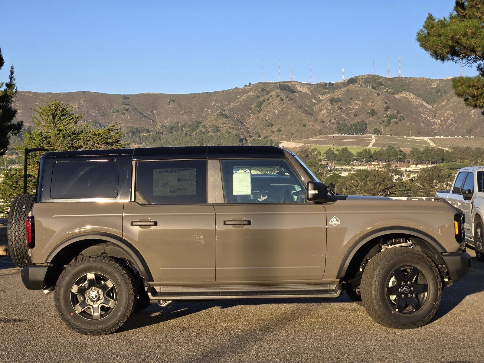 2025 Ford Bronco Outer Banks photo 4