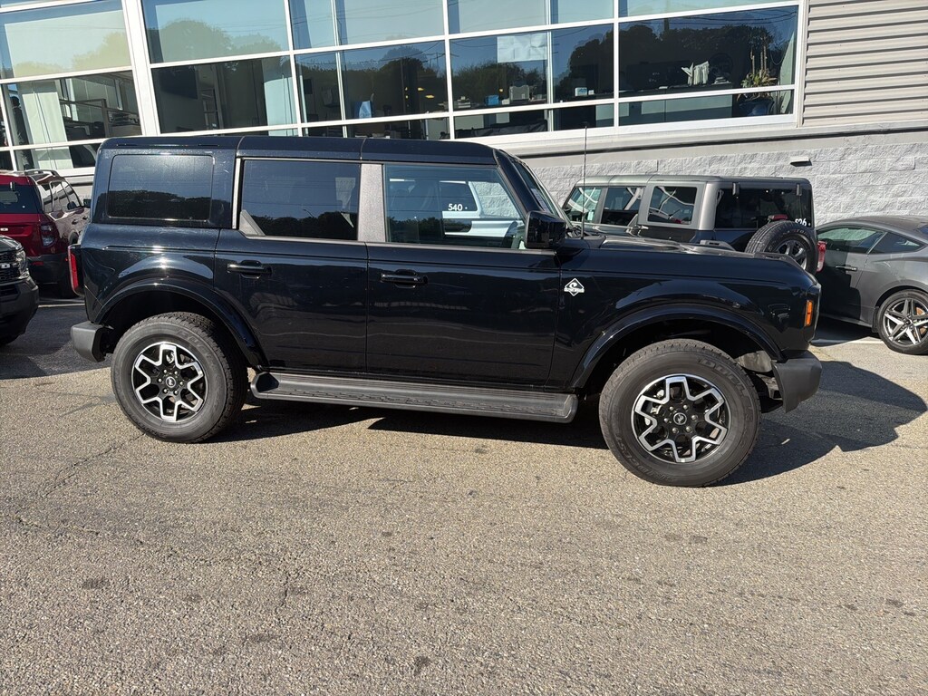 Certified 2025 Ford Bronco Outer Banks SUV