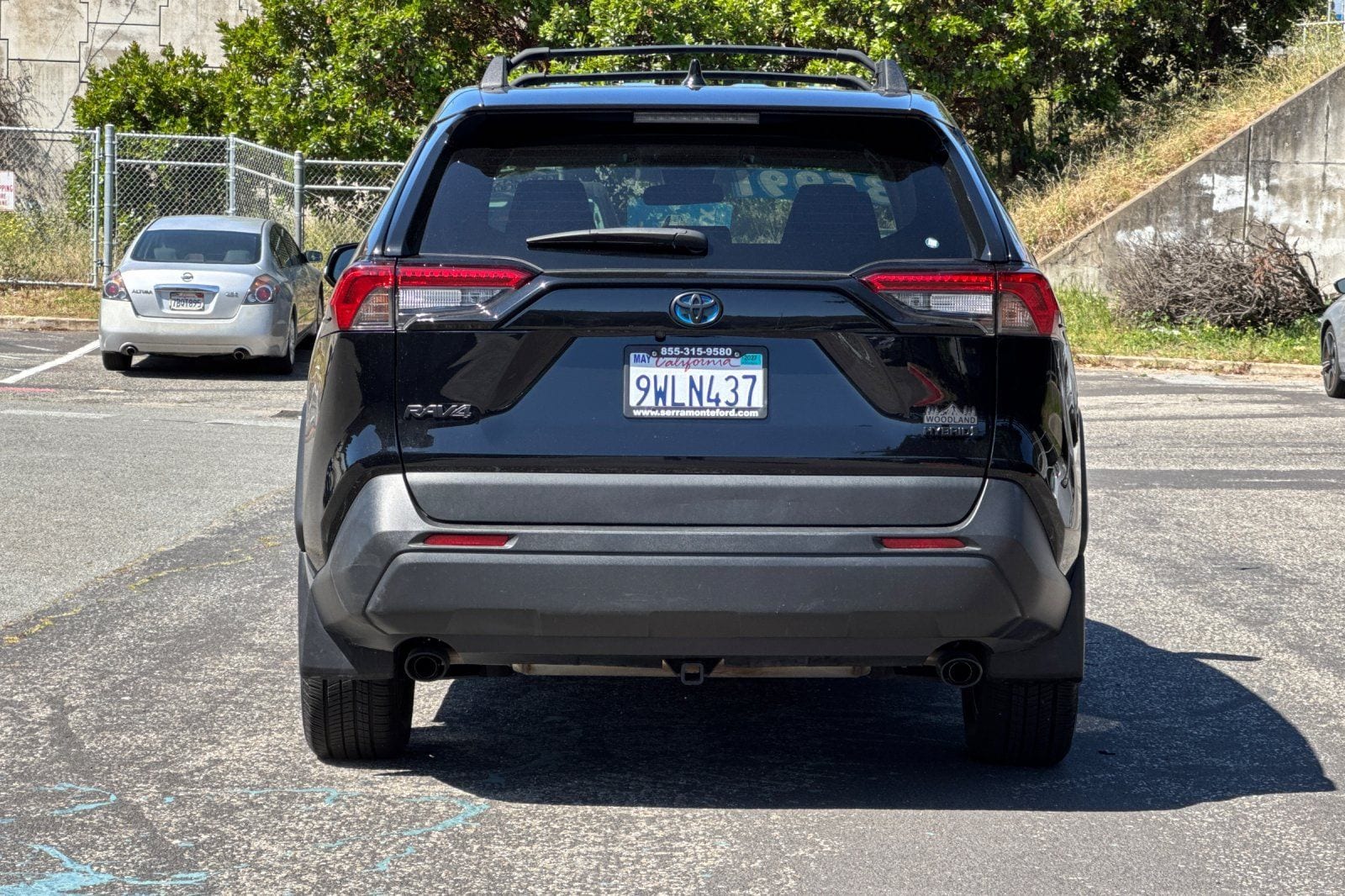 View vehicle photo 6