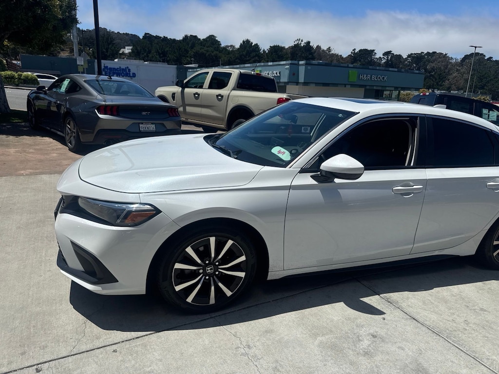 Used 2024 Honda Civic EX-L Hatchback