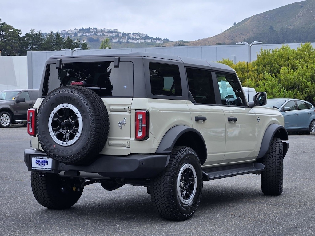 New 2026 Ford Bronco Outer Banks SUV