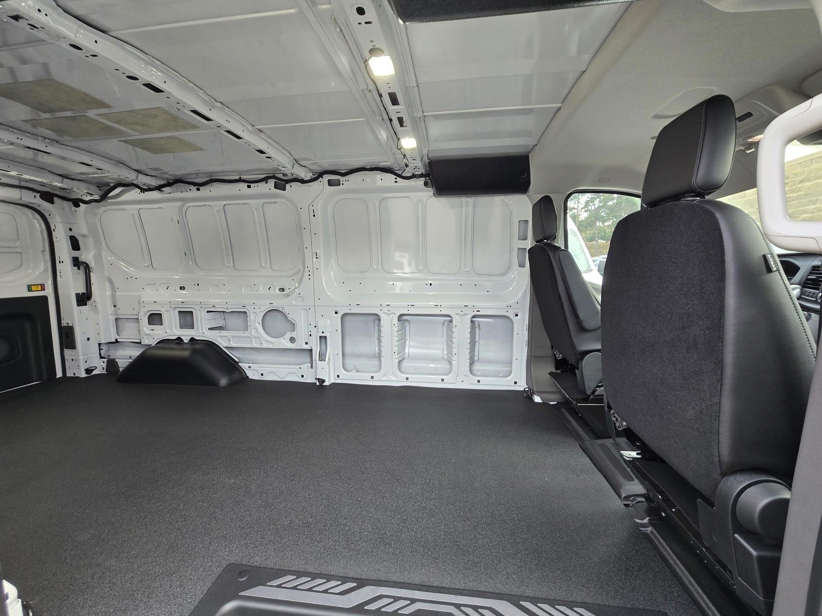 2025 Ford Transit Van Base - Photo 7