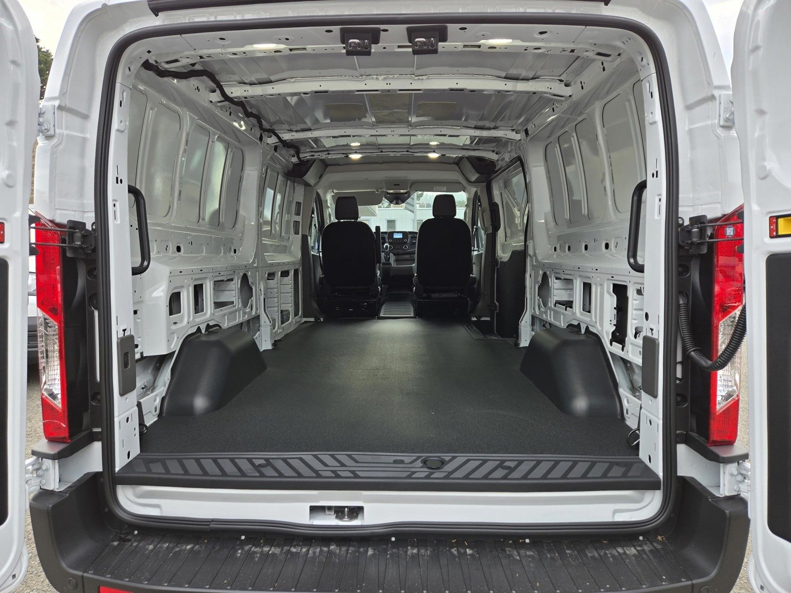 2025 Ford Transit Van Base - Photo 6