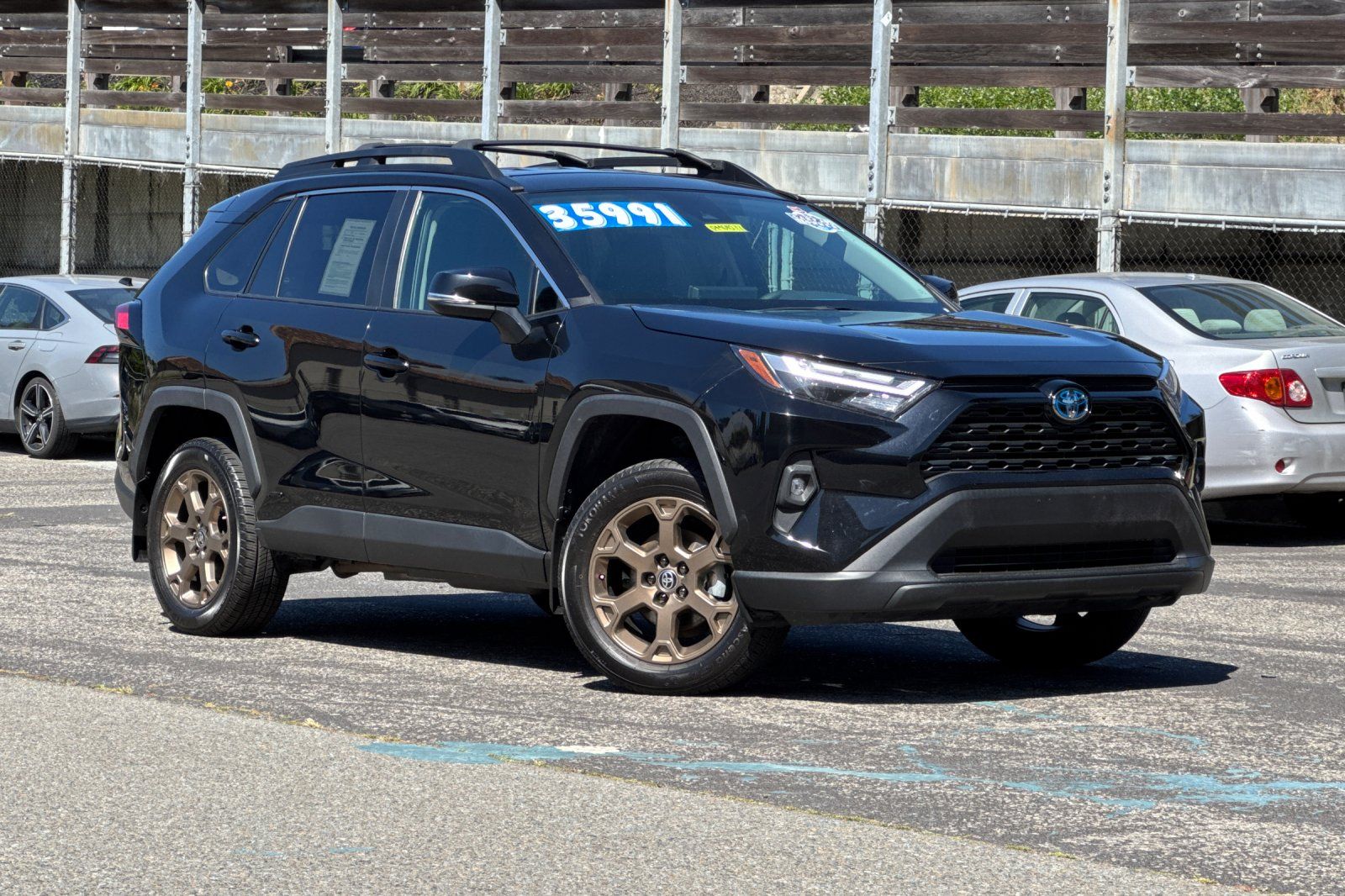 View vehicle photo 2