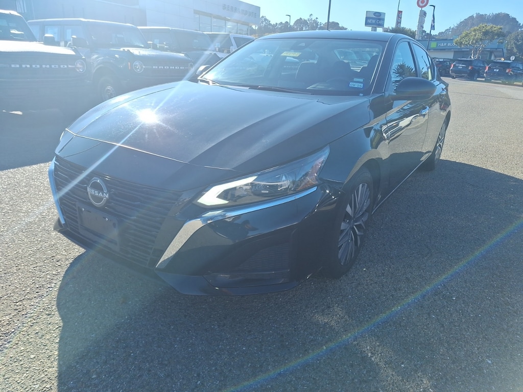 Used 2024 Nissan Altima 2.5 SV Sedan