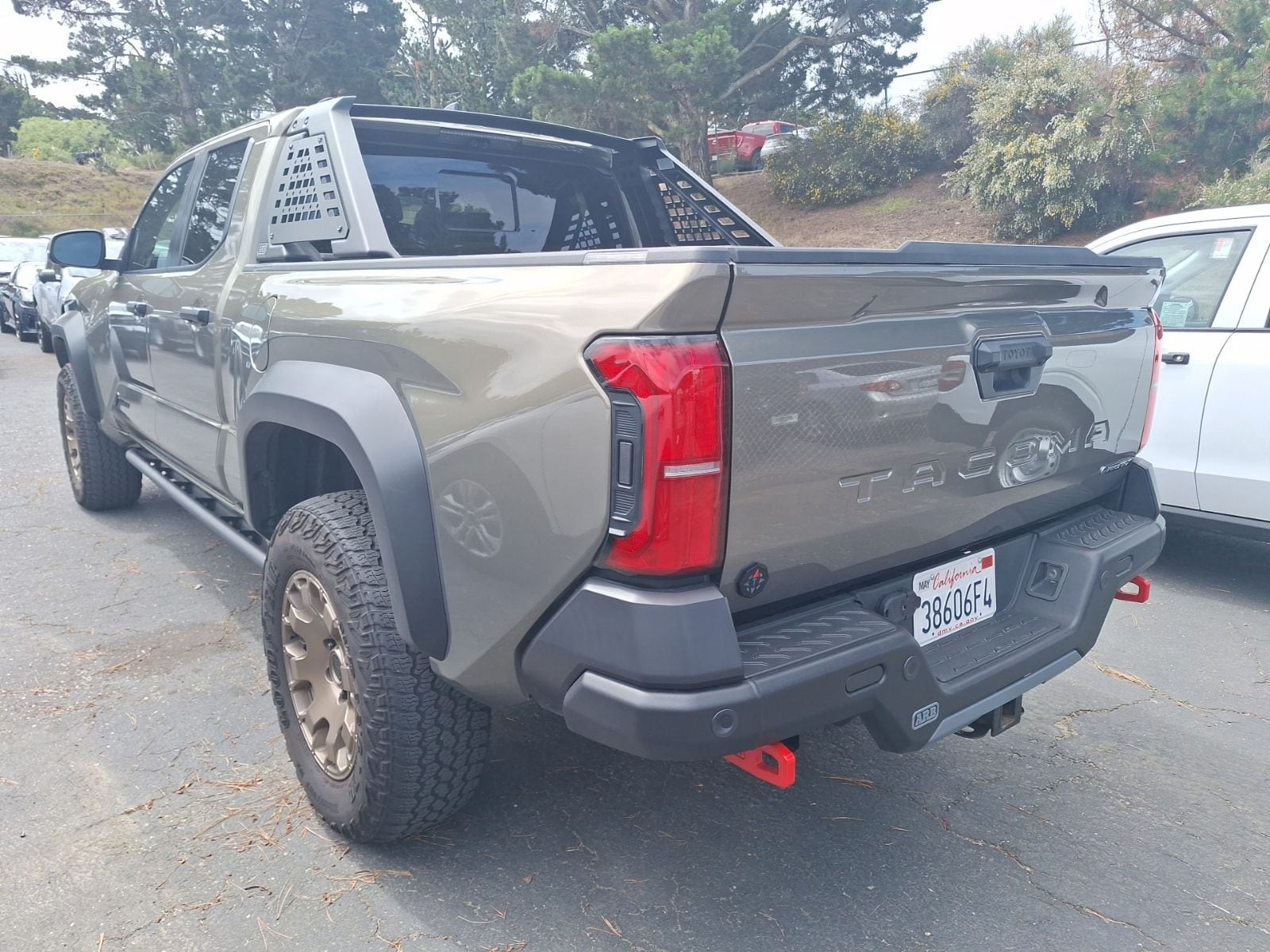 2025 Toyota Tacoma i-FORCE MAX Trailhunter photo 4