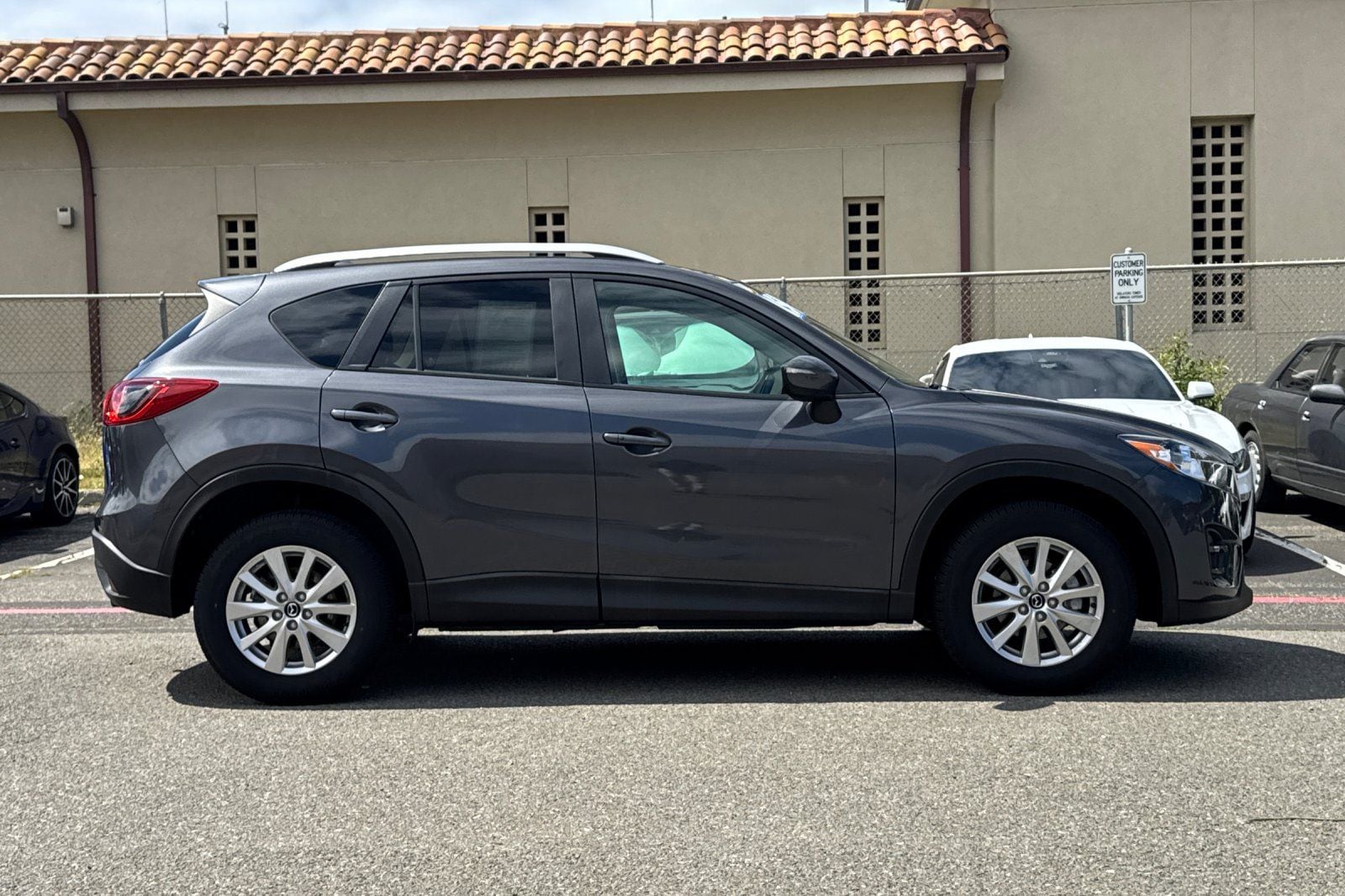 2016 Mazda Mazda CX-5 Touring photo 2