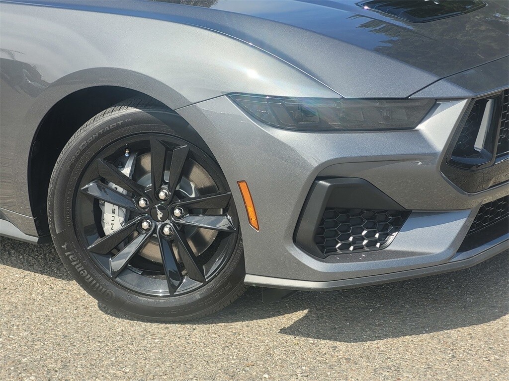 2025 Ford Mustang GT photo 3