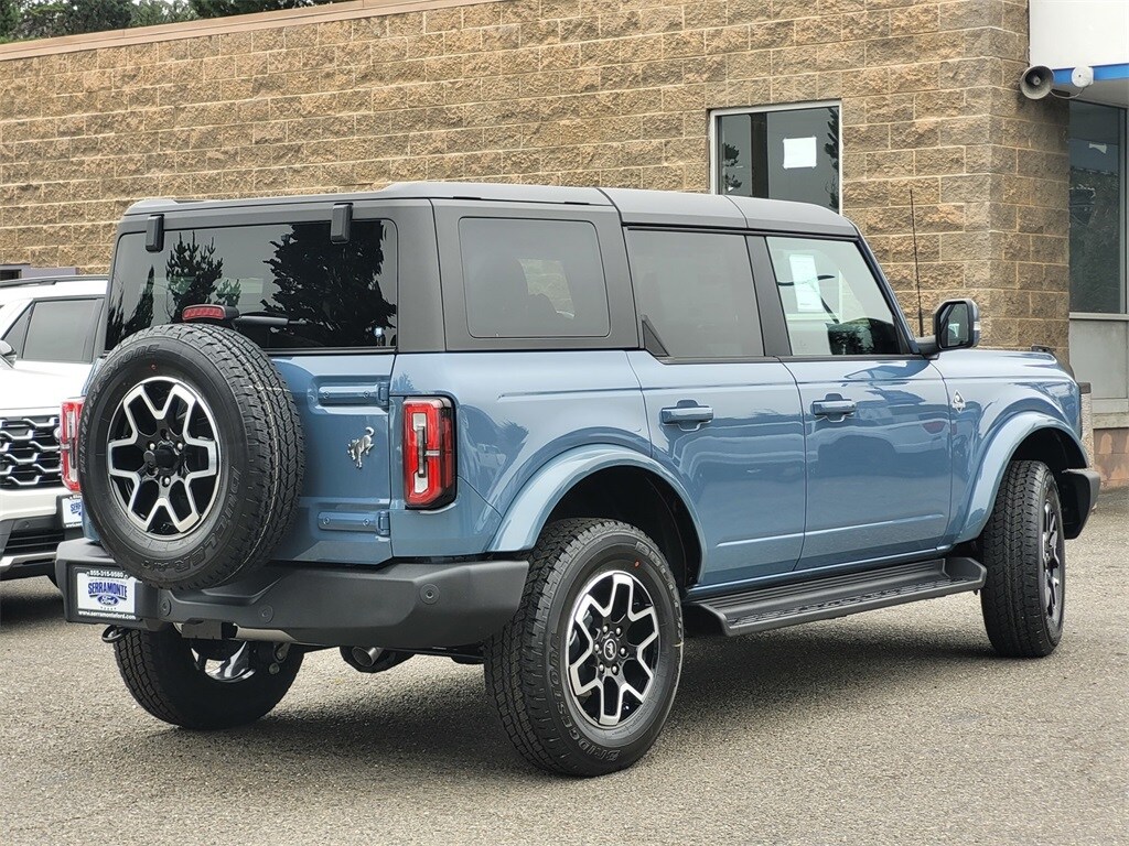 2025 Ford Bronco Outer Banks photo 4