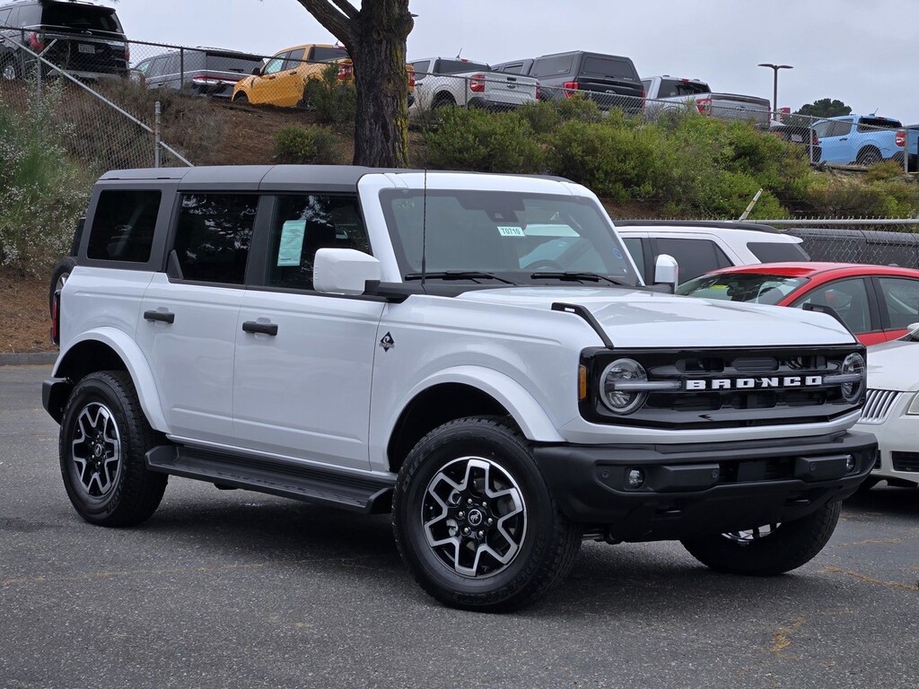 New 2026 Ford Bronco Outer Banks SUV