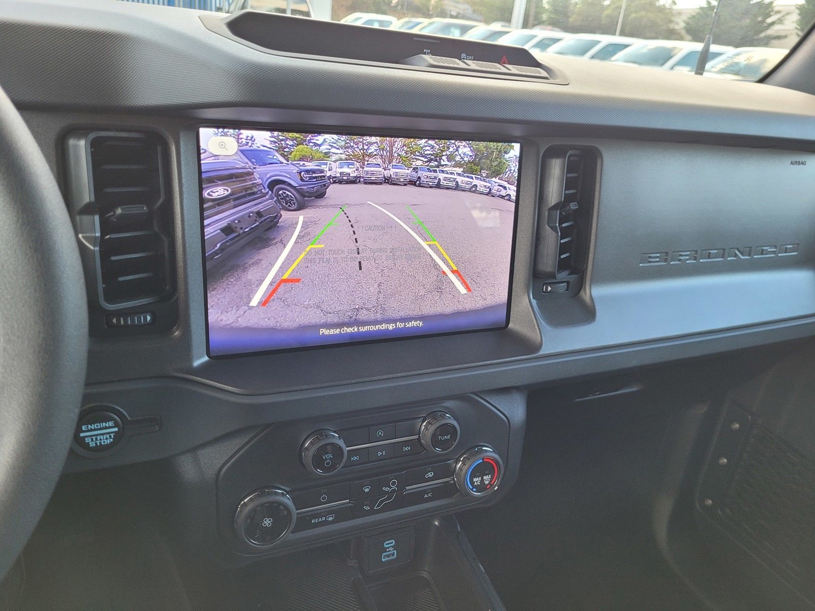 2025 Ford Bronco 4-Door Base - Photo 10