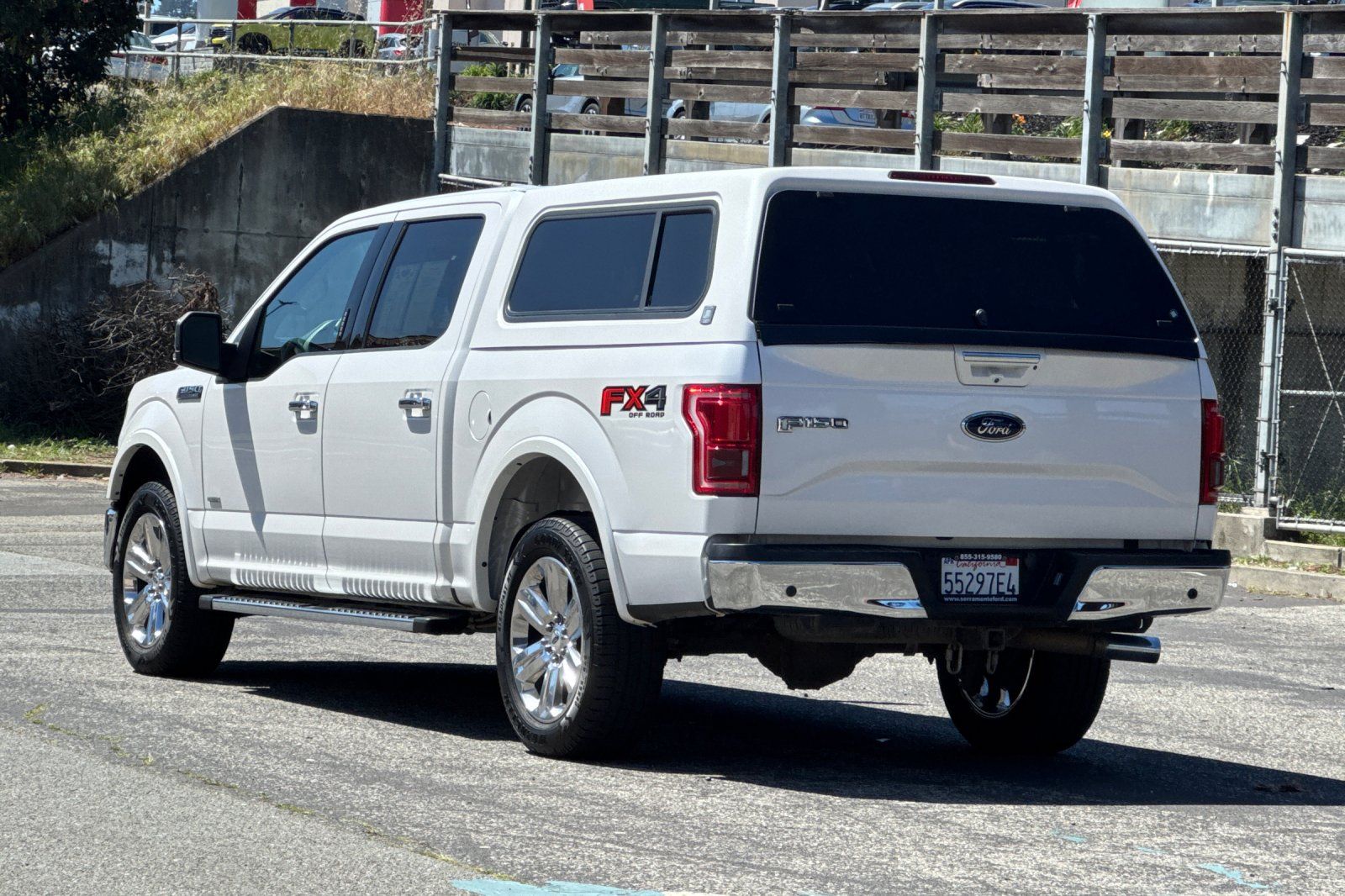 2017 Ford F-150 Lariat SuperCrew Cab V-6 cyl photo 6