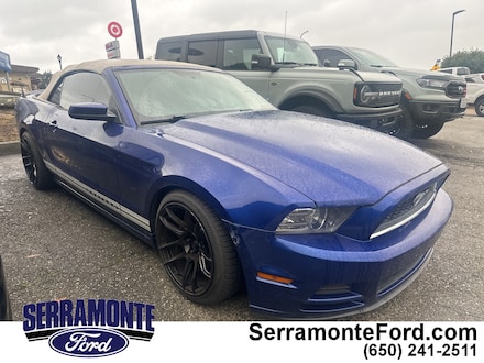 2013 Ford Mustang V6 Premium Convertible 1ZVBP8EM5D5213949