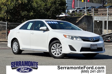 2014 Toyota Camry LE Sedan 4T4BF1FK0ER441442
