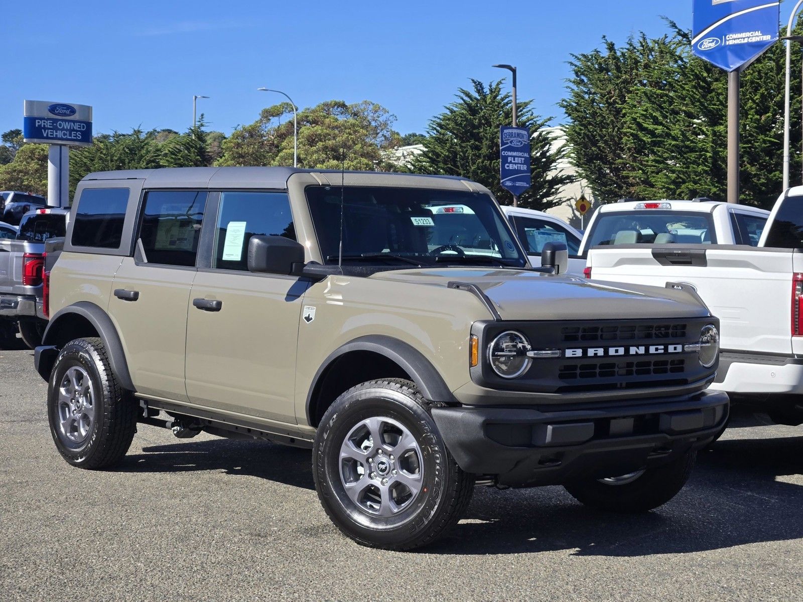 View vehicle photo 2