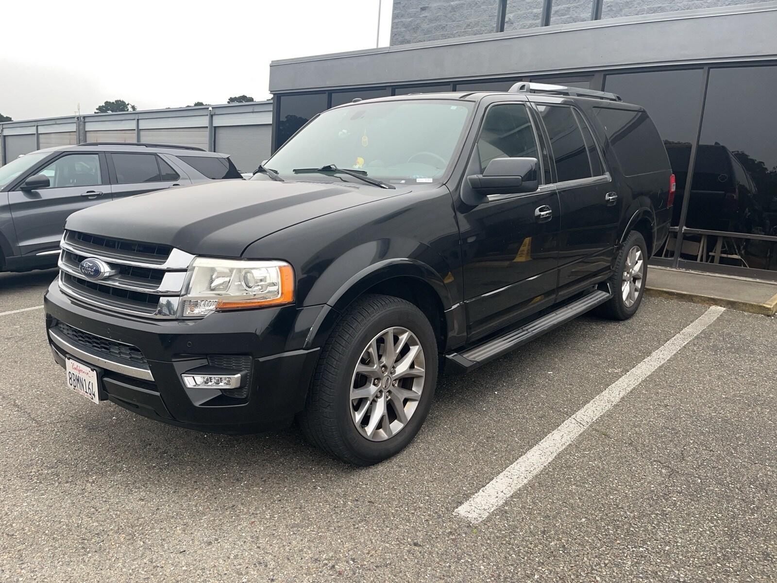 2016 Ford Expedition MAX Limited photo 3