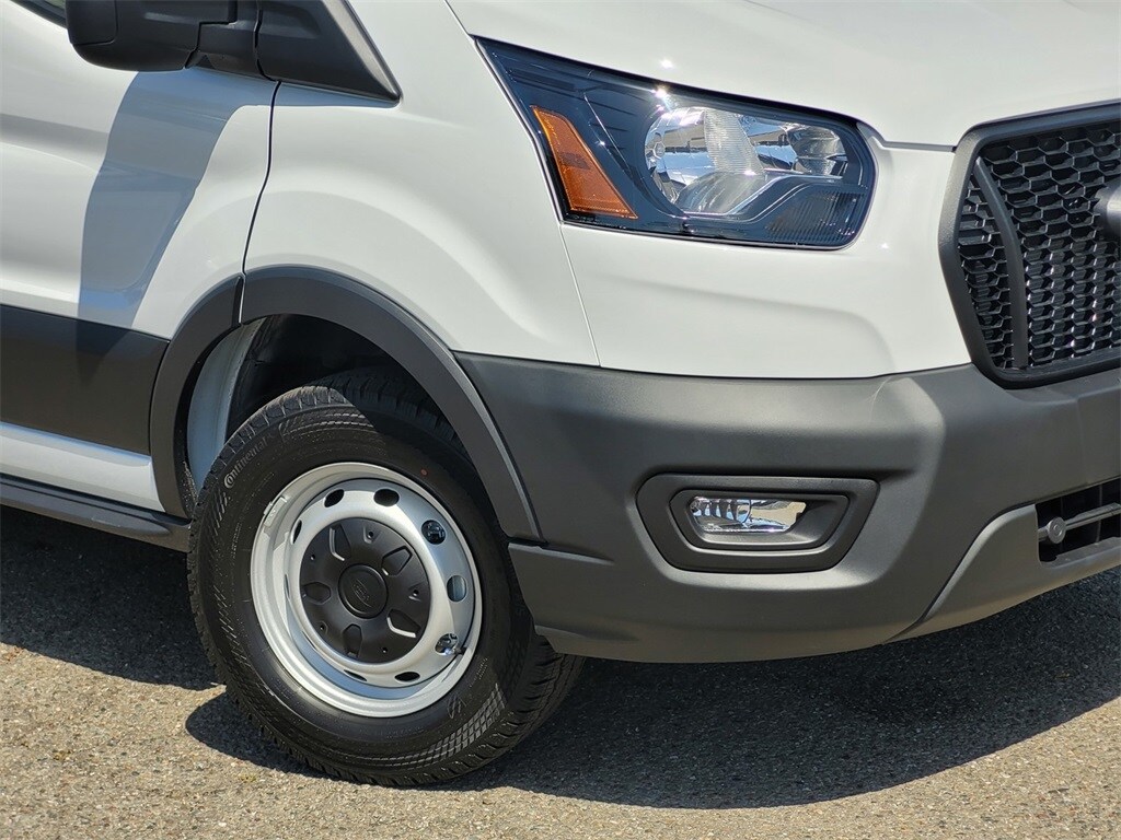 2025 Ford Transit photo 3