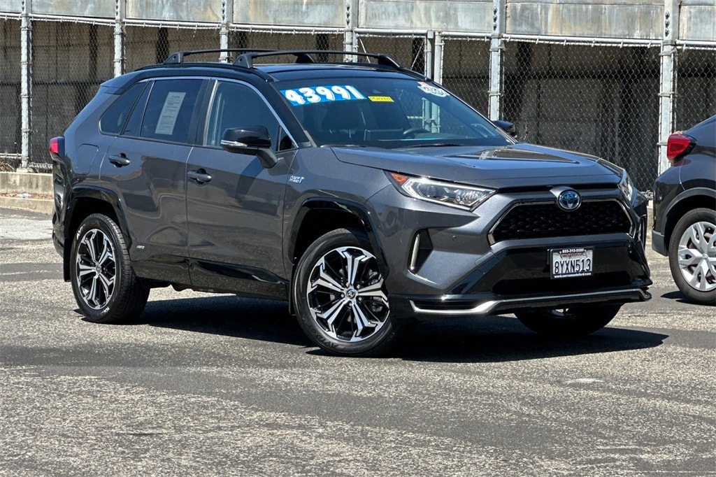 Used 2021 Toyota RAV4 XSE with VIN JTMFB3FV8MD067162 for sale in Kansas City