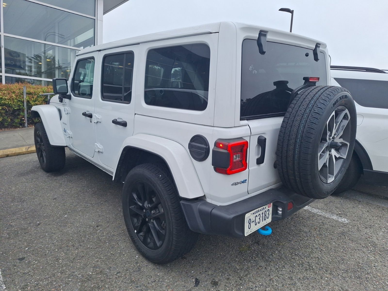 View vehicle photo 4