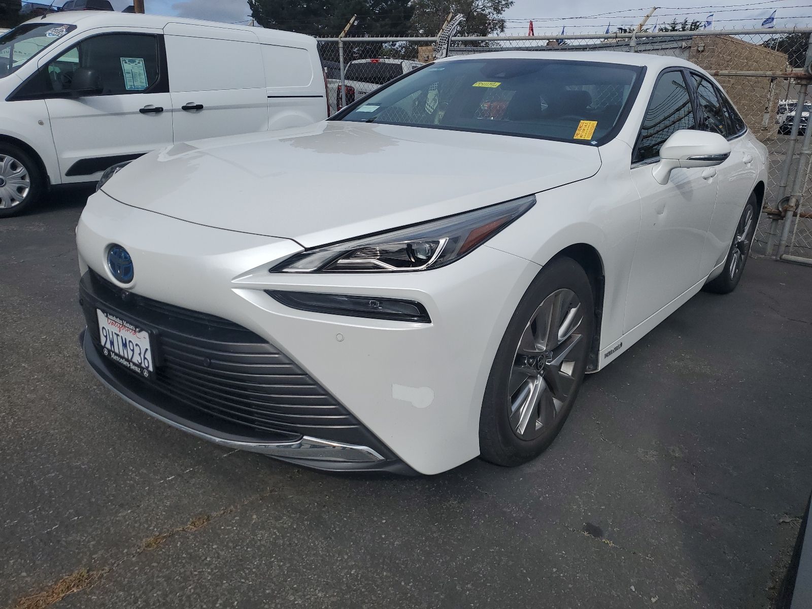 2022 Toyota Mirai XLE photo 3