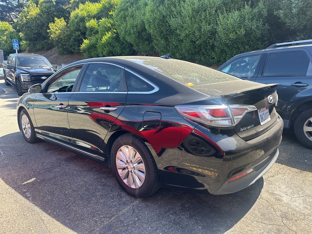 Used 2016 Hyundai Sonata Hybrid SE Sedan