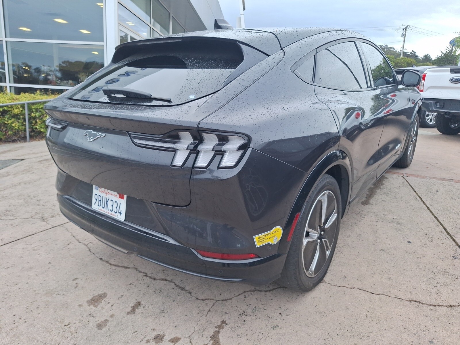 2022 Ford Mustang Mach-E Premium photo 3
