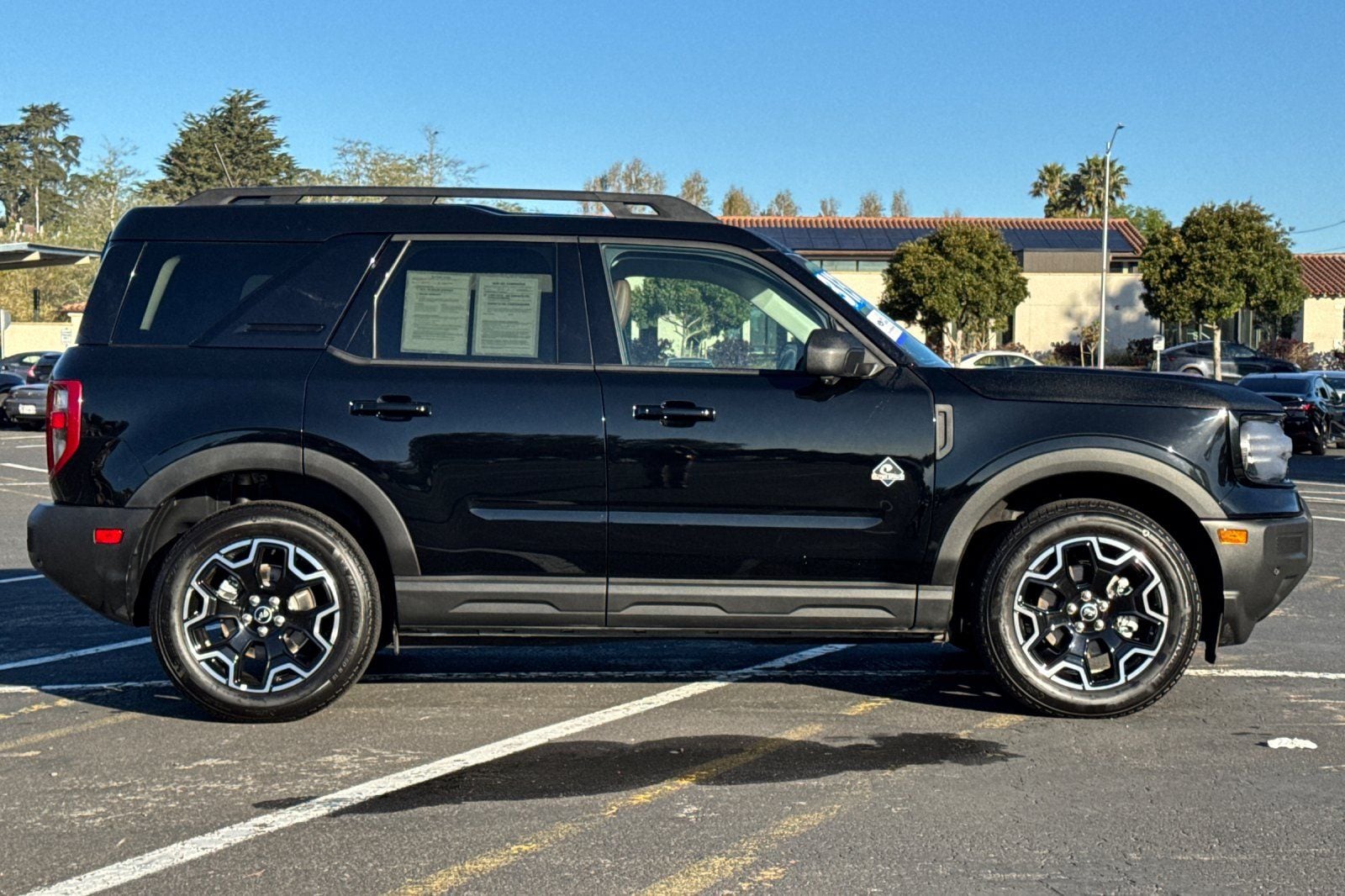 2025 Ford Bronco Sport Outer Banks I-3 cyl photo 2