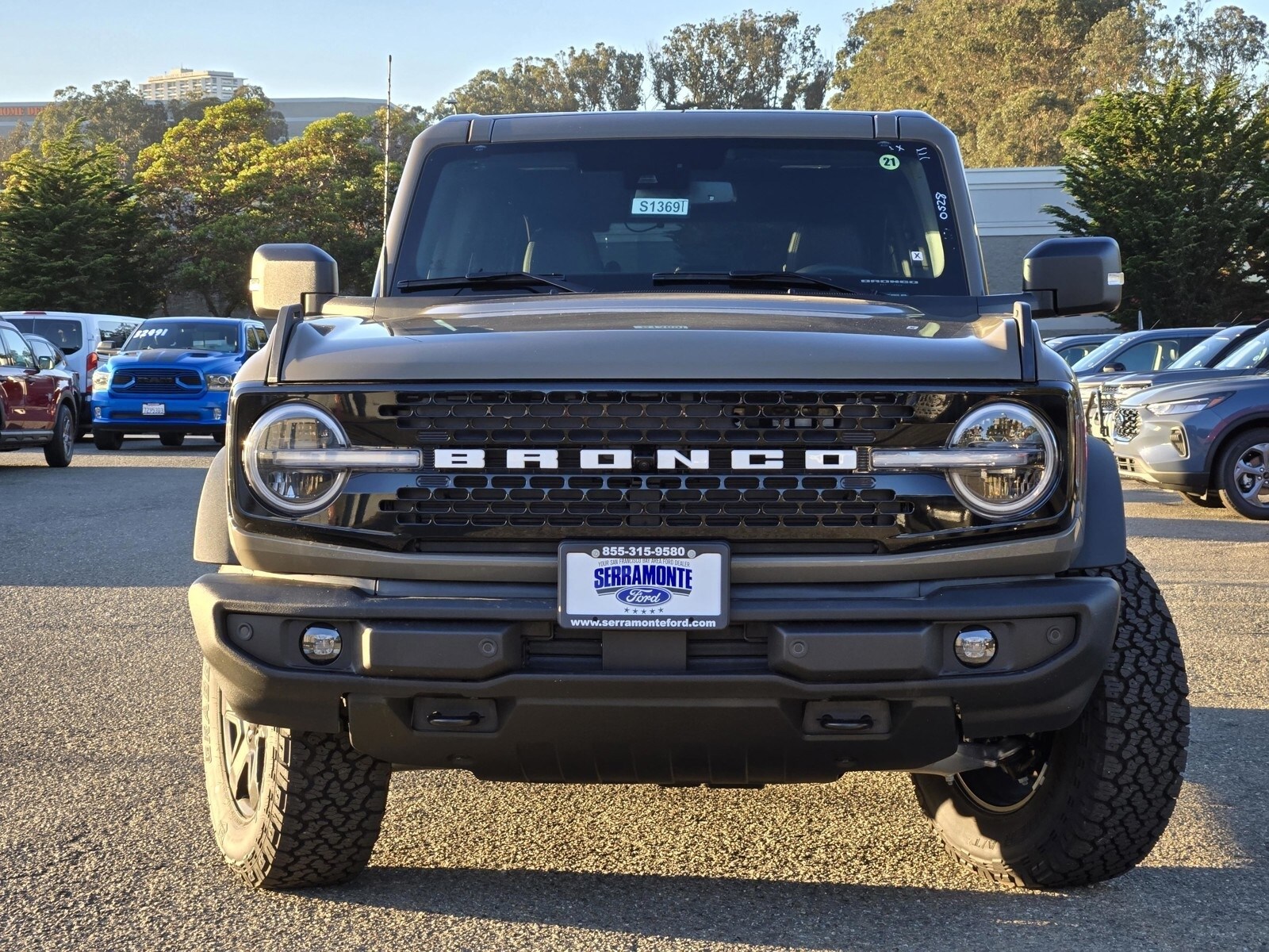 2025 Ford Bronco Outer Banks photo 3