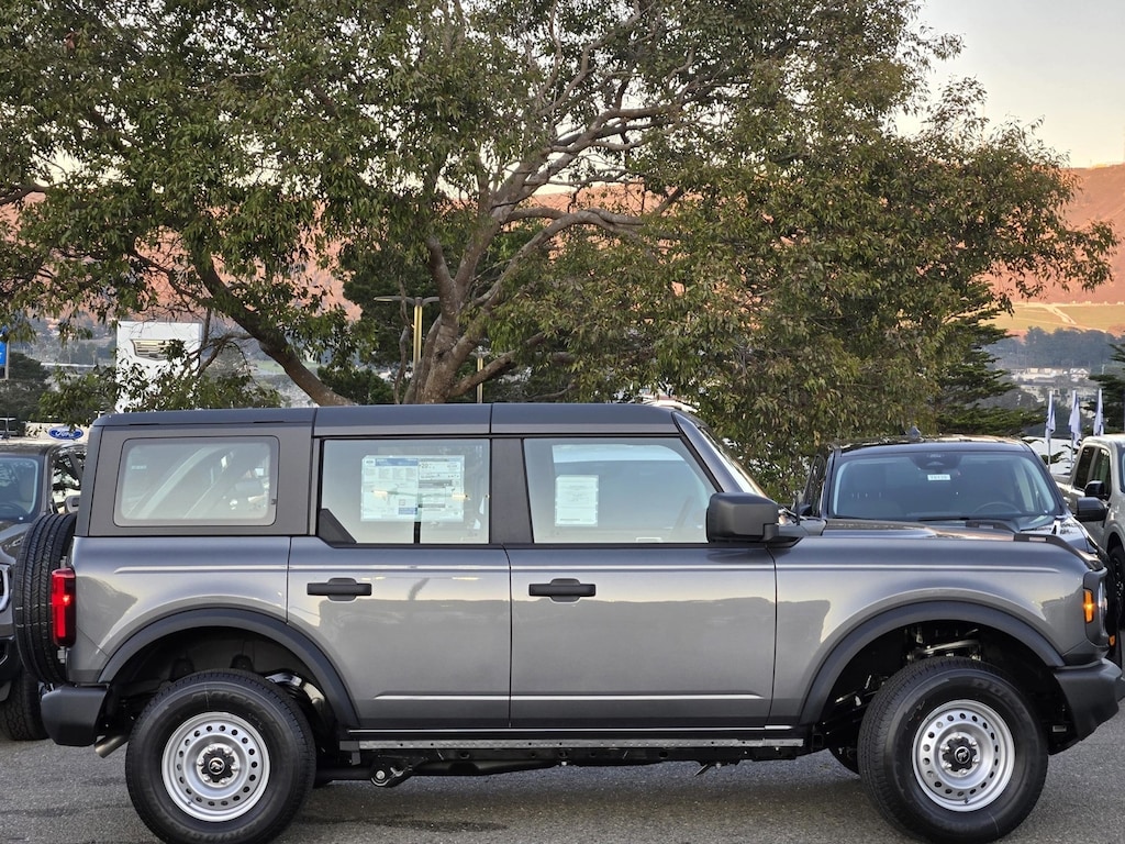 New 2025 Ford Bronco Base SUV