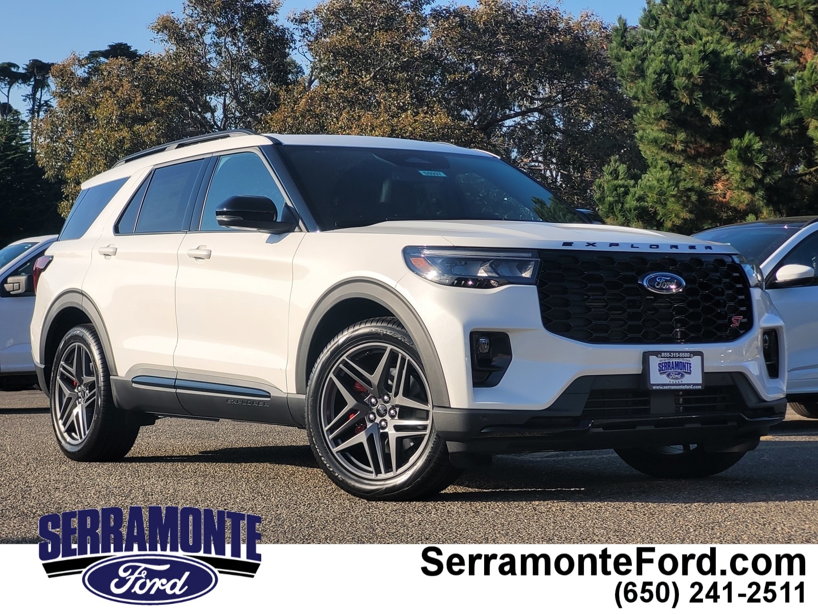 2025 Ford Explorer ST's photo