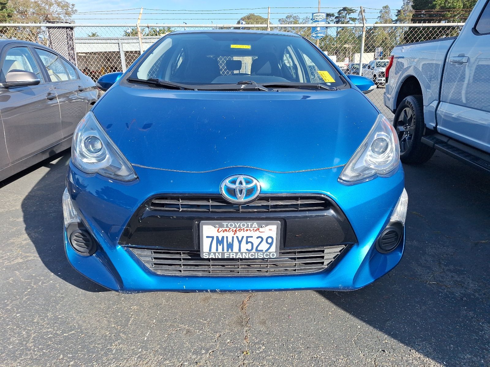 2015 Toyota Prius c Two photo 2