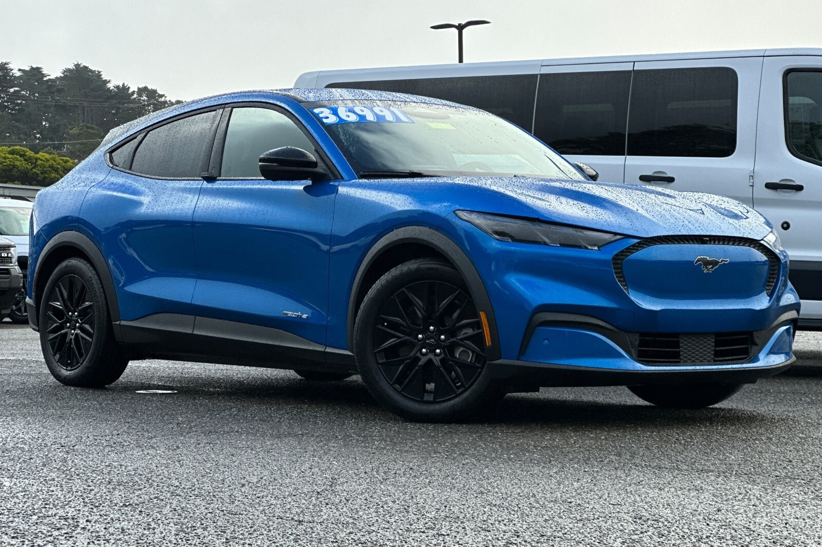 2025 Ford Mustang Mach-E Select photo 2