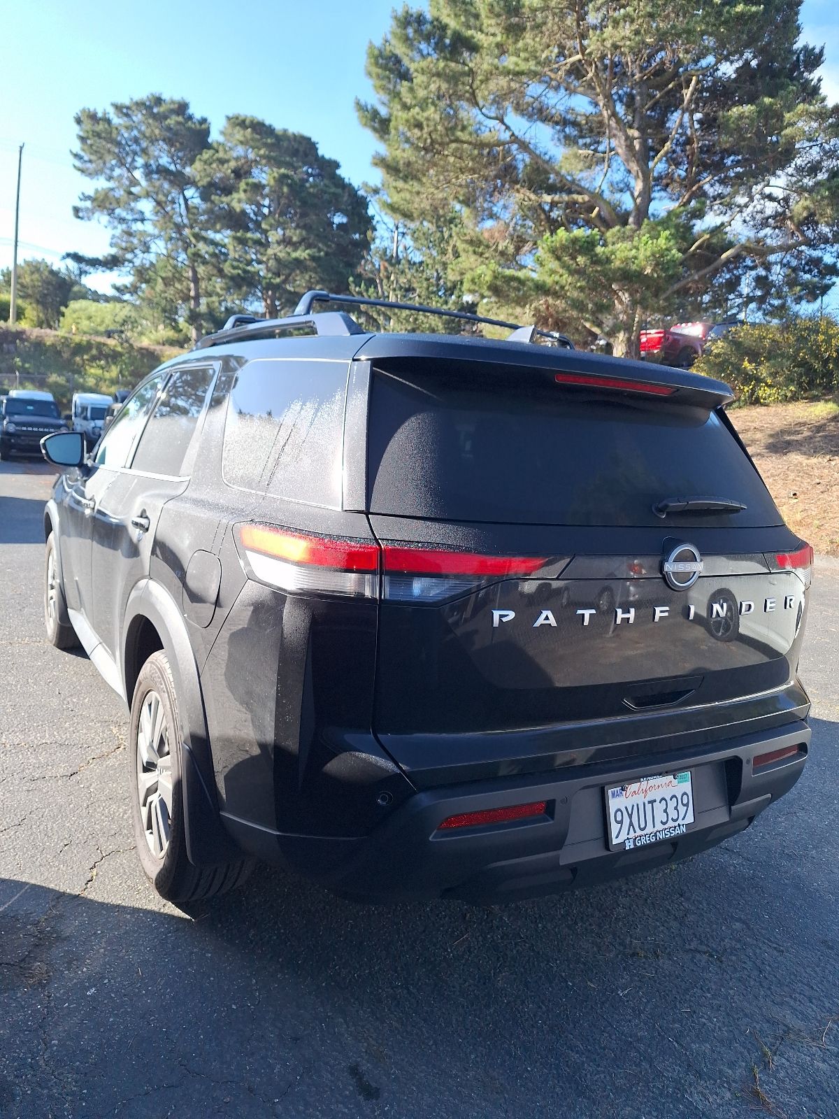 2025 Nissan Pathfinder SV photo 4