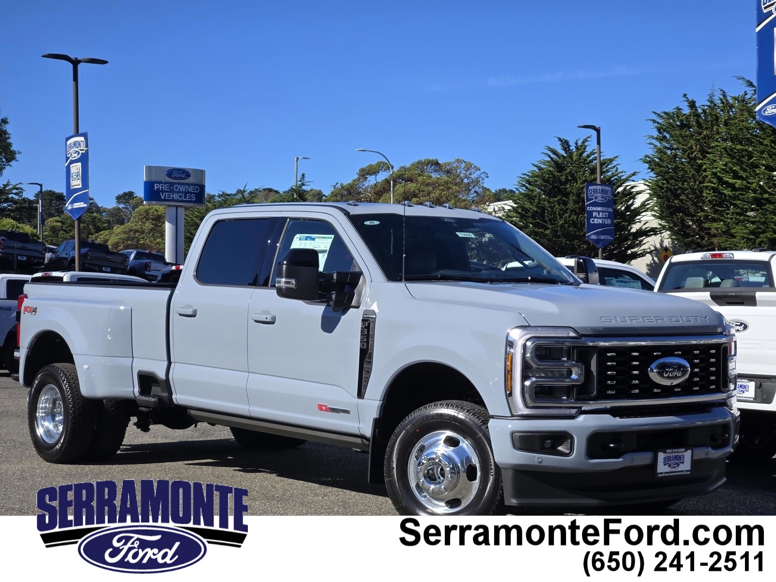 2026 Ford F-350 Super Duty Platinum's photo
