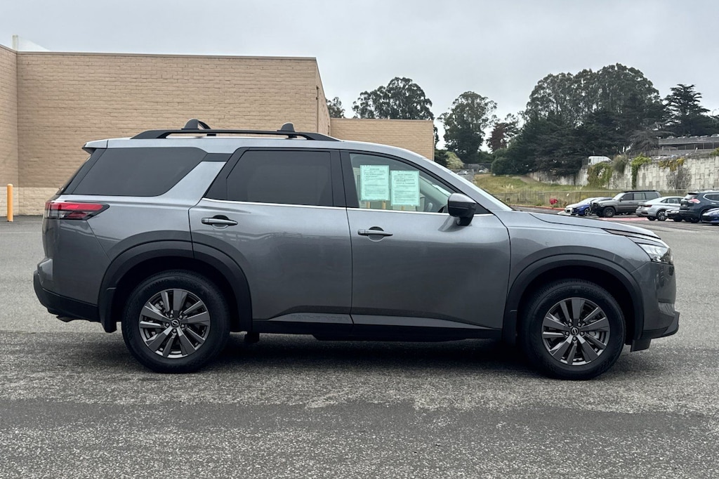 Used 2024 Nissan Pathfinder SV SUV