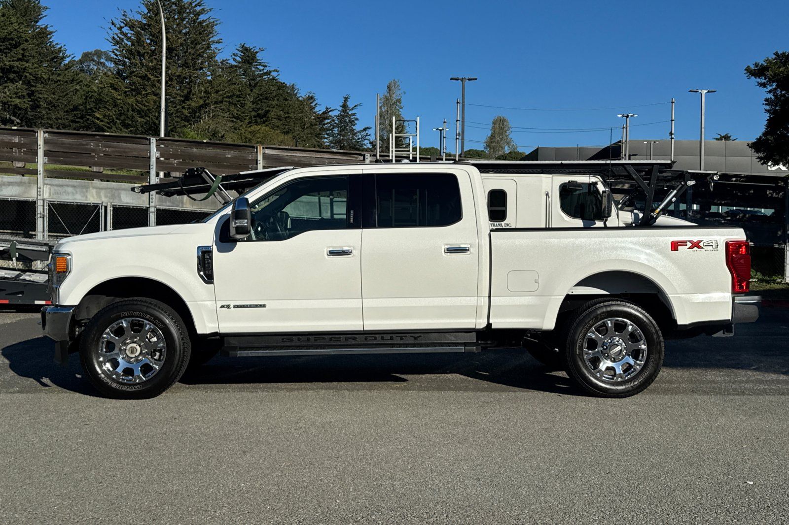 2021 Ford F-250 Lariat Crew Cab V-8 cyl photo 3