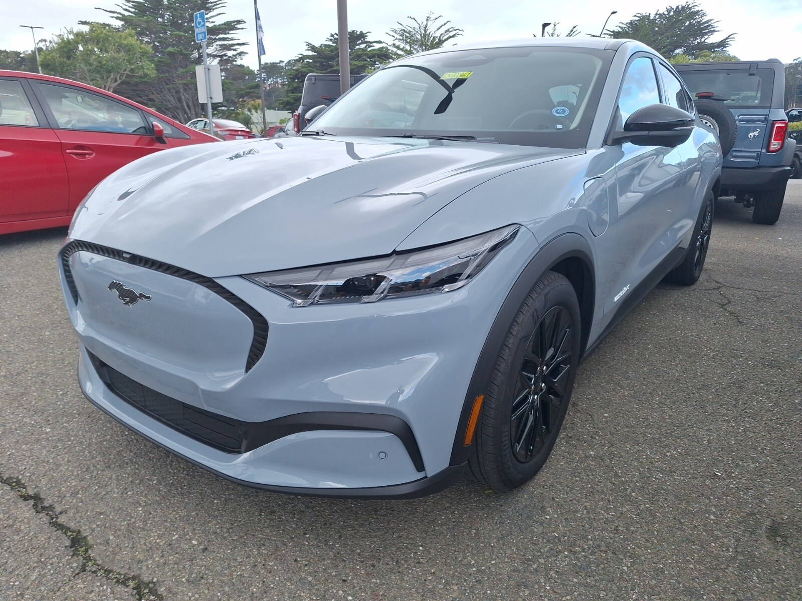2025 Ford Mustang Mach-E Select photo 3