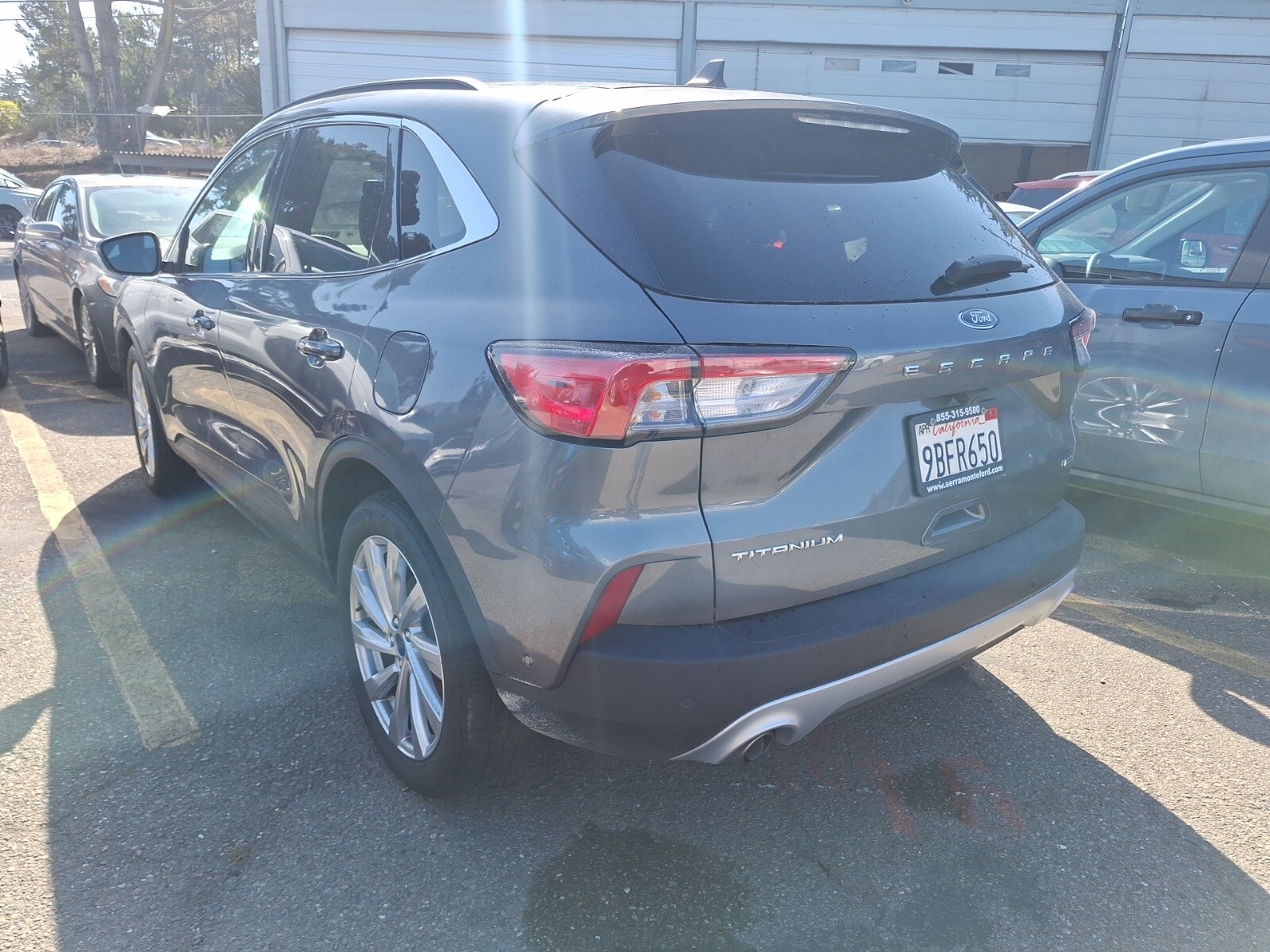 2022 Ford Escape Titanium Hybrid photo 2