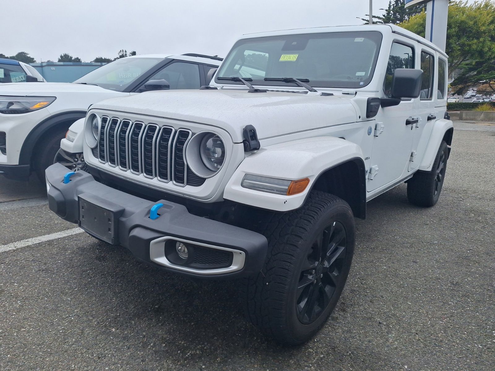 View vehicle photo 3