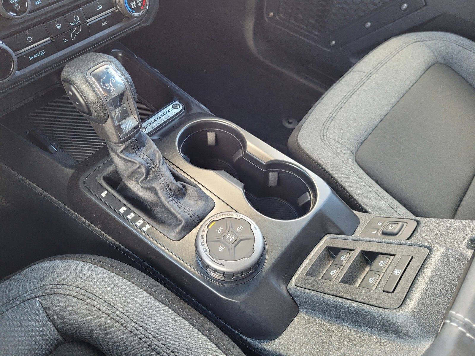 2025 Ford Bronco 4-Door Base - Photo 11