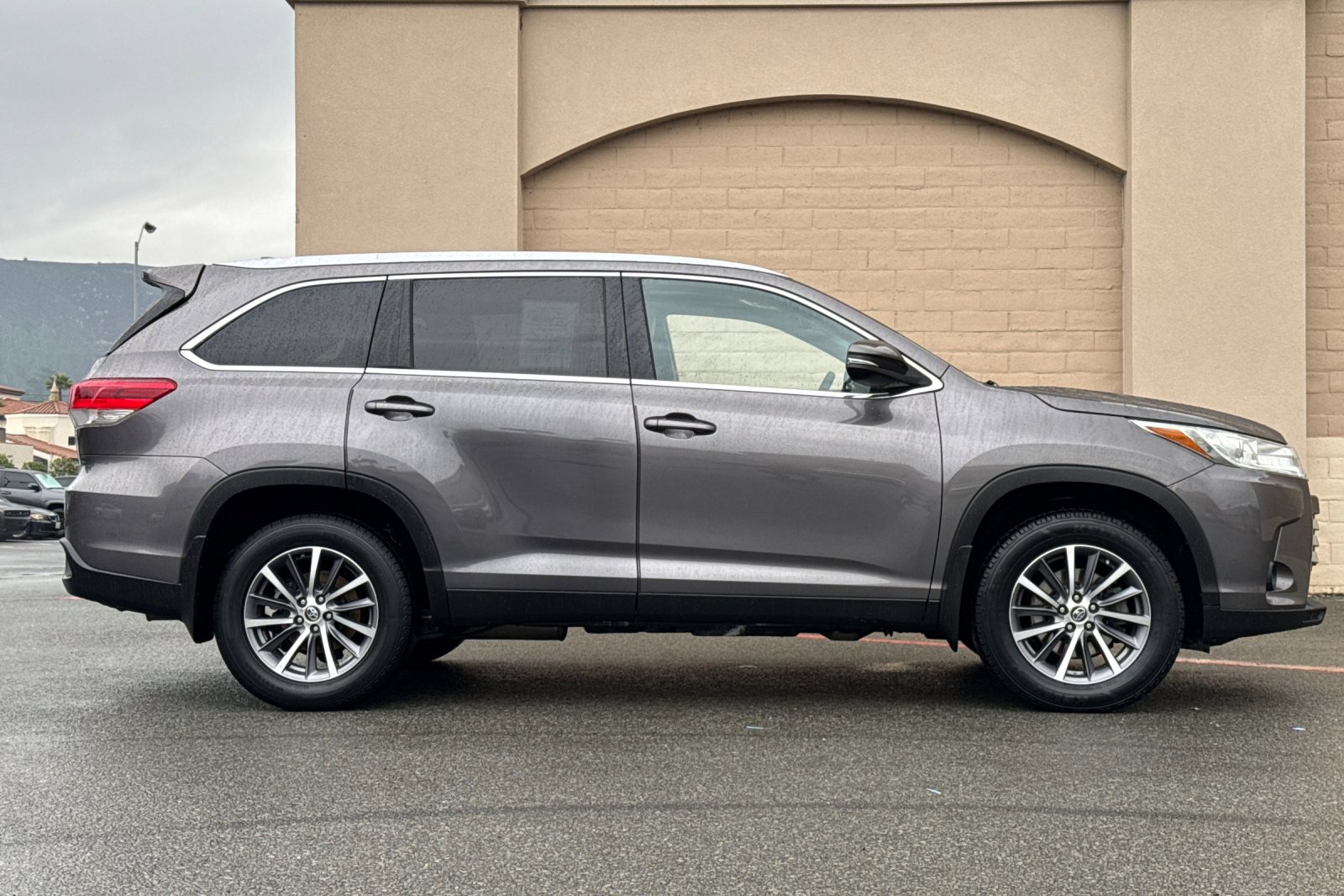 Used 2019 Toyota Highlander XLE SUV