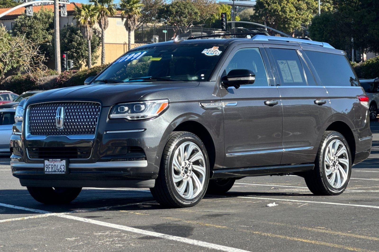 2023 Lincoln Navigator Reserve V-6 cyl photo 3