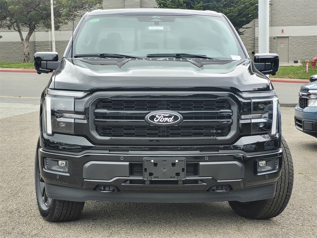 2025 Ford F-150 Lariat photo 2